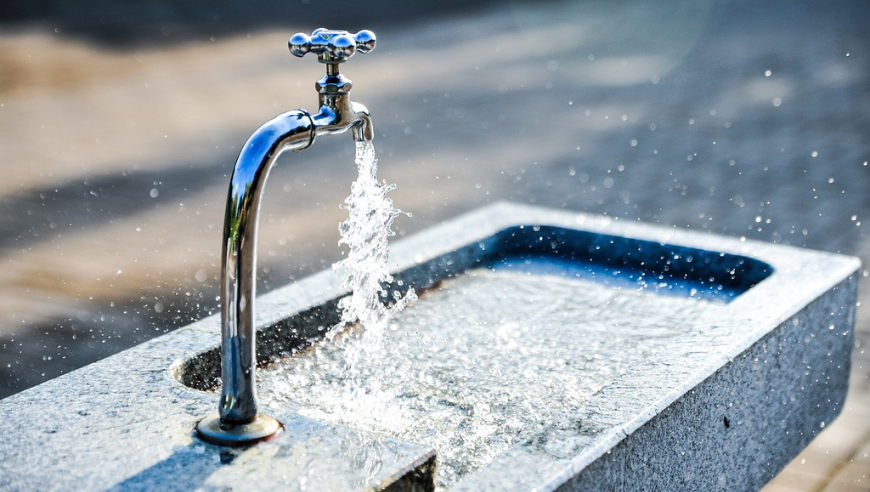 Face à la crise globale de leau l émergence des Watertechs Leonard